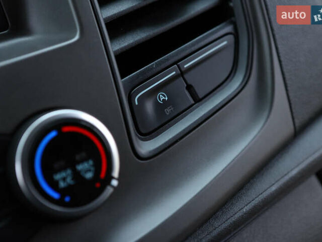 Белый Форд Транзит, объемом двигателя 2 л и пробегом 100 тыс. км за 22900 $, фото 97 на Automoto.ua