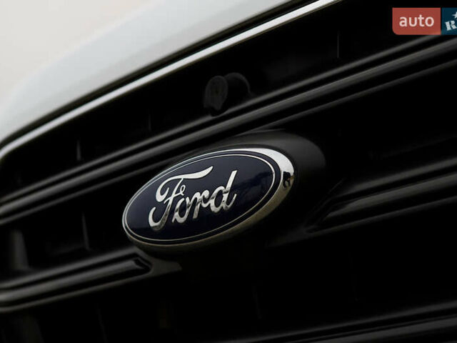 Белый Форд Транзит, объемом двигателя 2 л и пробегом 100 тыс. км за 22900 $, фото 16 на Automoto.ua