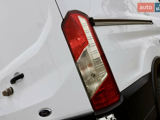 Белый Форд Транзит, объемом двигателя 2 л и пробегом 100 тыс. км за 22900 $, фото 62 на Automoto.ua