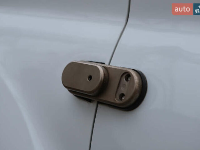 Белый Форд Транзит, объемом двигателя 2 л и пробегом 100 тыс. км за 22900 $, фото 46 на Automoto.ua