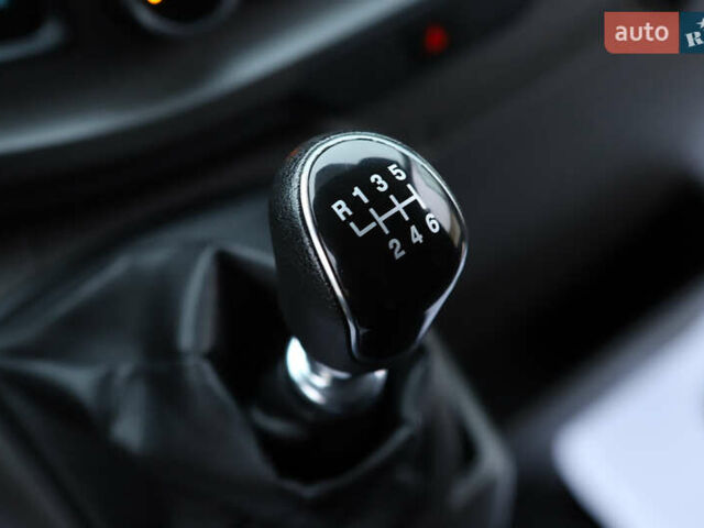 Белый Форд Транзит, объемом двигателя 2 л и пробегом 100 тыс. км за 22900 $, фото 96 на Automoto.ua