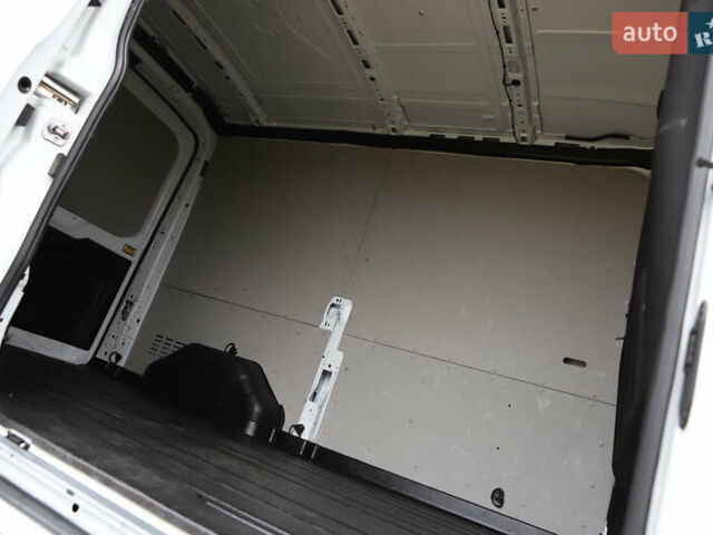 Белый Форд Транзит, объемом двигателя 2 л и пробегом 100 тыс. км за 22900 $, фото 79 на Automoto.ua