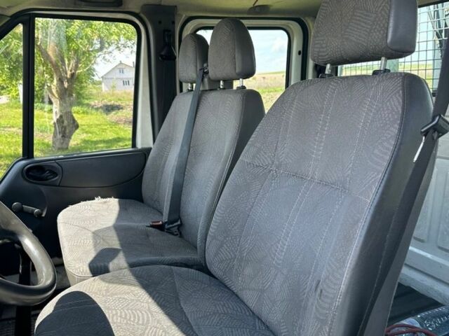 Белый Форд Транзит, объемом двигателя 2.4 л и пробегом 200 тыс. км за 6760 $, фото 4 на Automoto.ua