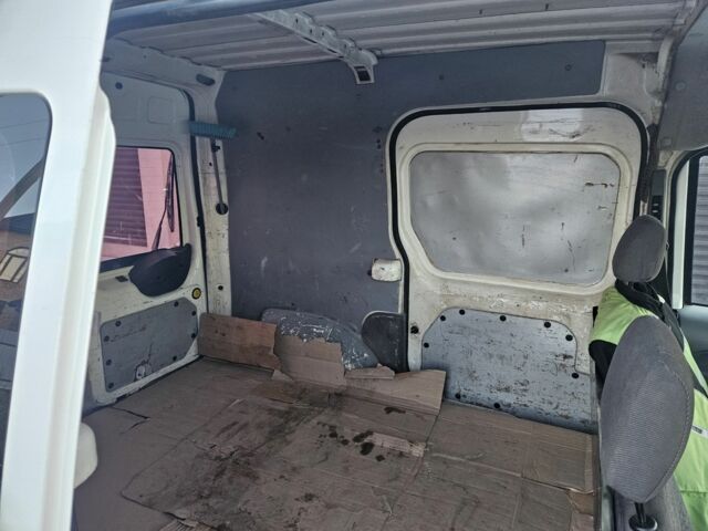 Форд Транзит 2005 в Тернополе на Automoto.ua Белый Форд Транзит, объемом двигателя 1.8 л и пробегом 360 тыс. км за 3200 $, фото 6 на Automoto.ua