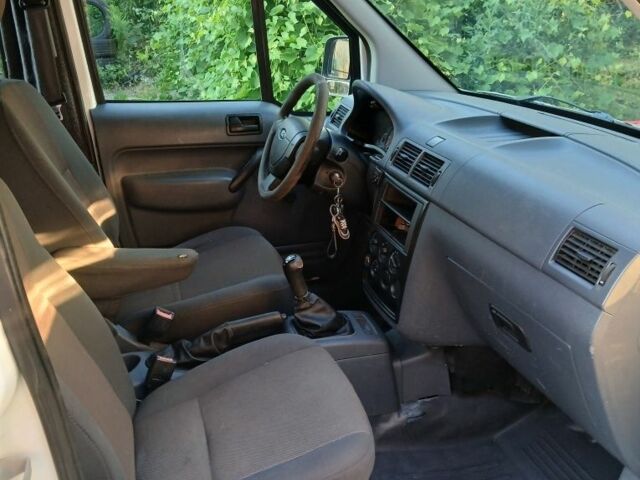 Белый Форд Транзит, объемом двигателя 1.8 л и пробегом 275 тыс. км за 4000 $, фото 7 на Automoto.ua