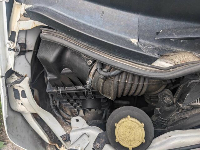 Білий Форд Транзит, об'ємом двигуна 2.2 л та пробігом 400 тис. км за 2750 $, фото 7 на Automoto.ua