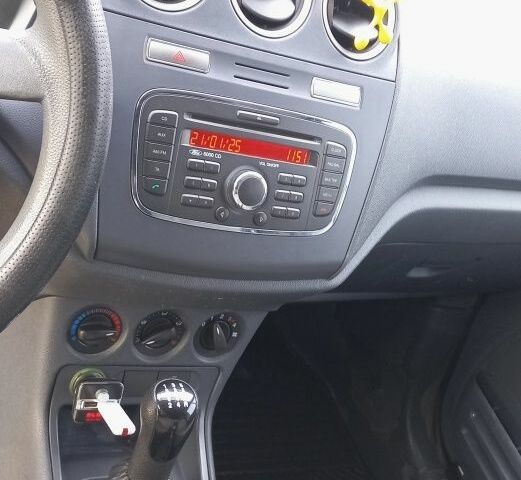 Білий Форд Транзит, об'ємом двигуна 1.8 л та пробігом 217 тис. км за 5000 $, фото 3 на Automoto.ua