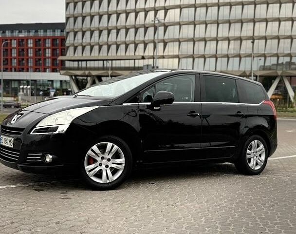 Білий Форд Транзит, об'ємом двигуна 2.5 л та пробігом 140 тис. км за 9134 $, фото 2 на Automoto.ua