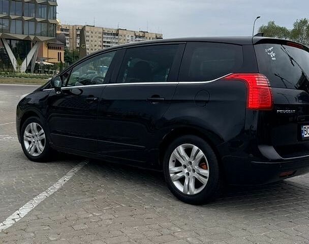 Білий Форд Транзит, об'ємом двигуна 2.5 л та пробігом 140 тис. км за 9134 $, фото 1 на Automoto.ua