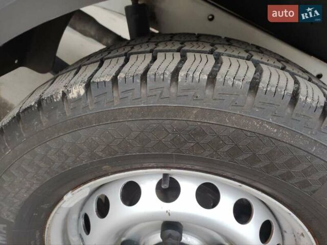 Белый Форд Транзит, объемом двигателя 2.2 л и пробегом 217 тыс. км за 17500 $, фото 33 на Automoto.ua