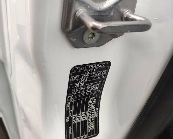 Белый Форд Транзит, объемом двигателя 2.2 л и пробегом 217 тыс. км за 17500 $, фото 32 на Automoto.ua