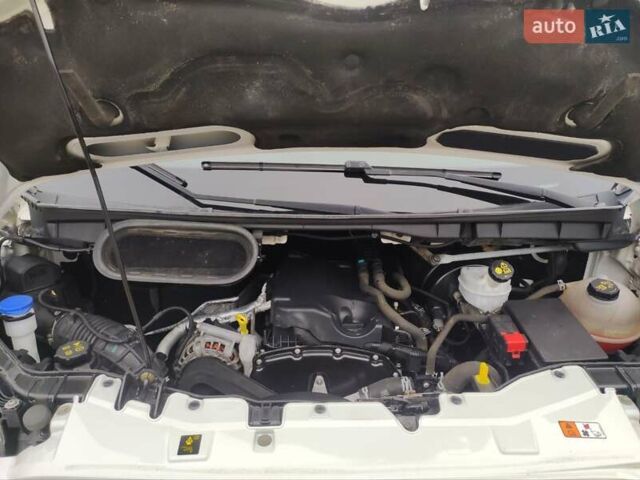 Белый Форд Транзит, объемом двигателя 2.2 л и пробегом 217 тыс. км за 17500 $, фото 28 на Automoto.ua