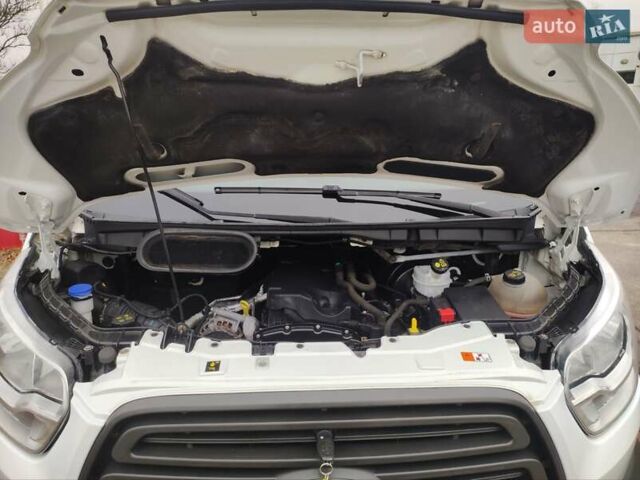 Белый Форд Транзит, объемом двигателя 2.2 л и пробегом 217 тыс. км за 17500 $, фото 27 на Automoto.ua