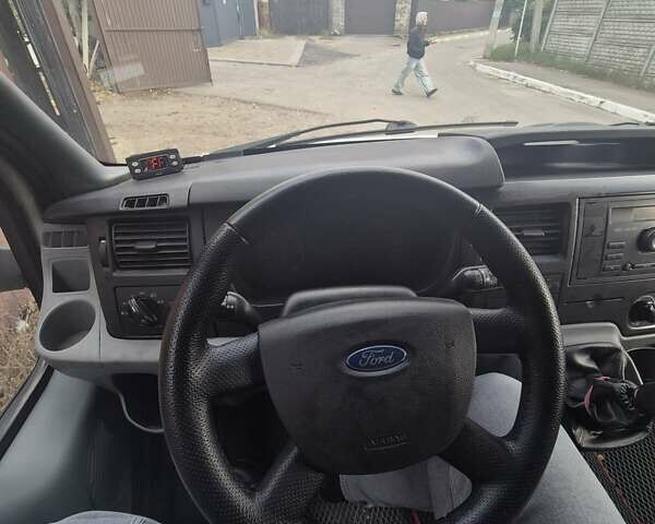 Білий Форд Транзит, об'ємом двигуна 2.4 л та пробігом 600 тис. км за 12000 $, фото 4 на Automoto.ua