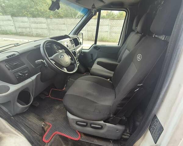 Білий Форд Транзит, об'ємом двигуна 2.4 л та пробігом 600 тис. км за 12000 $, фото 3 на Automoto.ua