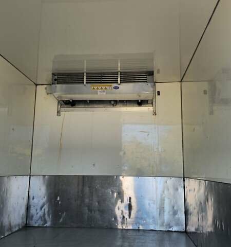 Белый Форд Транзит, объемом двигателя 2.2 л и пробегом 252 тыс. км за 16000 $, фото 3 на Automoto.ua