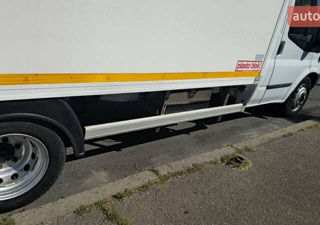 Белый Форд Транзит, объемом двигателя 2.2 л и пробегом 252 тыс. км за 15300 $, фото 13 на Automoto.ua