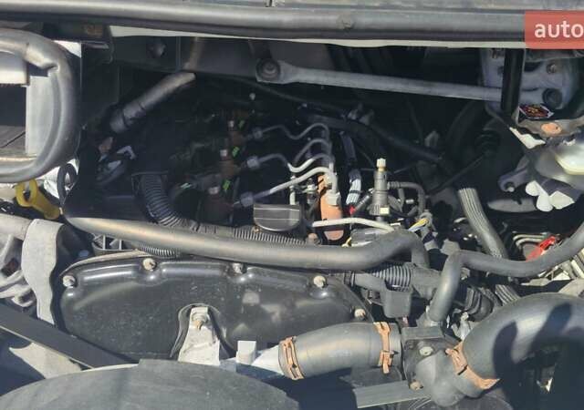 Белый Форд Транзит, объемом двигателя 2.2 л и пробегом 252 тыс. км за 15300 $, фото 11 на Automoto.ua