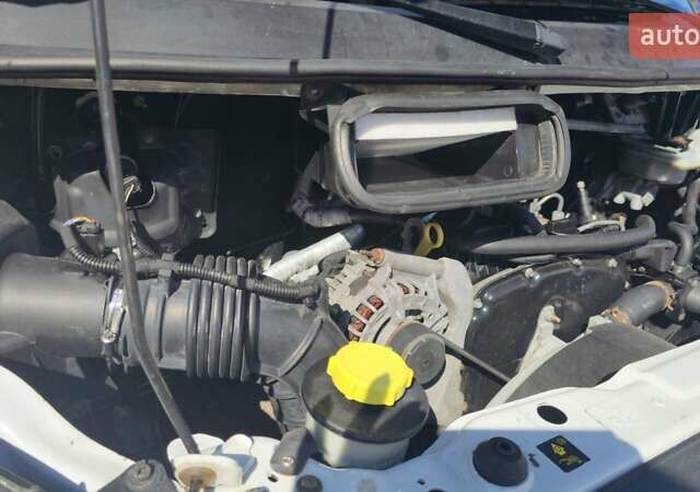 Белый Форд Транзит, объемом двигателя 2.2 л и пробегом 252 тыс. км за 15300 $, фото 10 на Automoto.ua