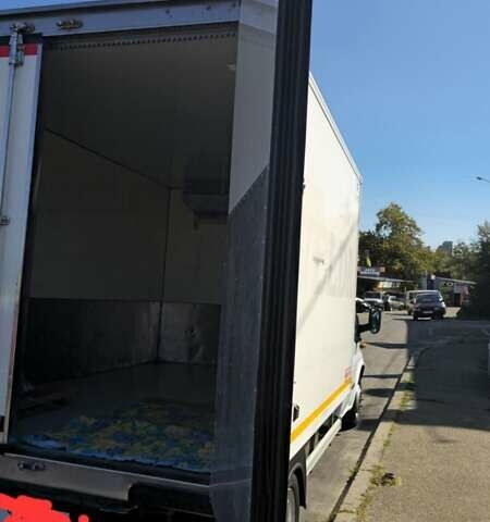 Белый Форд Транзит, объемом двигателя 2.2 л и пробегом 252 тыс. км за 15300 $, фото 5 на Automoto.ua