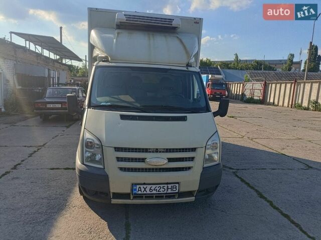 Белый Форд Транзит, объемом двигателя 2.2 л и пробегом 316 тыс. км за 11000 $, фото 2 на Automoto.ua