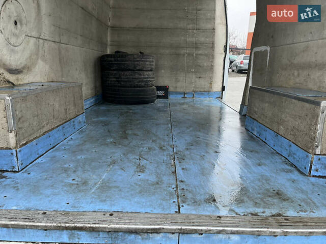 Білий Форд Транзит, об'ємом двигуна 2.2 л та пробігом 400 тис. км за 8500 $, фото 14 на Automoto.ua