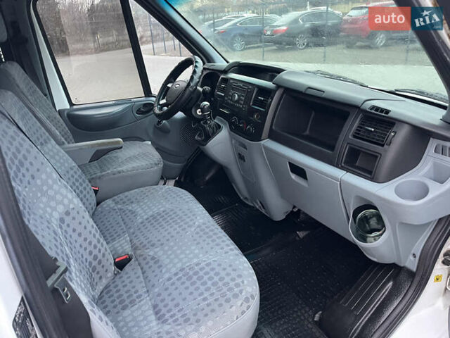 Білий Форд Транзит, об'ємом двигуна 2.2 л та пробігом 400 тис. км за 8500 $, фото 21 на Automoto.ua