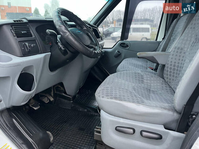 Білий Форд Транзит, об'ємом двигуна 2.2 л та пробігом 400 тис. км за 8500 $, фото 18 на Automoto.ua