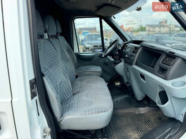 Білий Форд Транзит, об'ємом двигуна 2.2 л та пробігом 400 тис. км за 8800 $, фото 18 на Automoto.ua