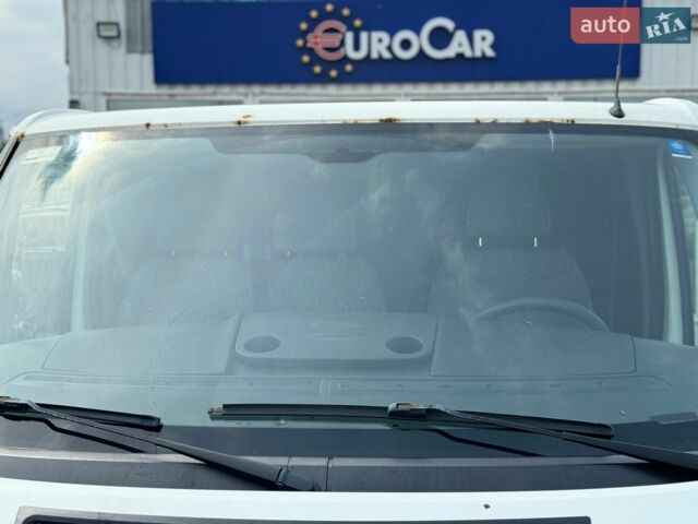 Білий Форд Транзит, об'ємом двигуна 2.2 л та пробігом 400 тис. км за 8800 $, фото 15 на Automoto.ua