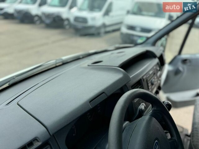 Білий Форд Транзит, об'ємом двигуна 2.2 л та пробігом 400 тис. км за 8800 $, фото 41 на Automoto.ua
