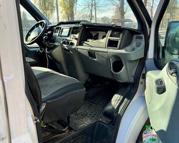 Белый Форд Транзит, объемом двигателя 2.2 л и пробегом 390 тыс. км за 8900 $, фото 10 на Automoto.ua