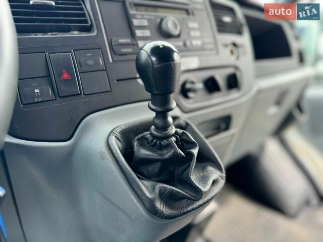 Білий Форд Транзит, об'ємом двигуна 2.2 л та пробігом 400 тис. км за 8800 $, фото 39 на Automoto.ua