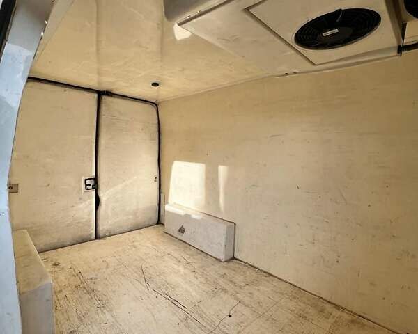 Белый Форд Транзит, объемом двигателя 2.2 л и пробегом 390 тыс. км за 8900 $, фото 15 на Automoto.ua