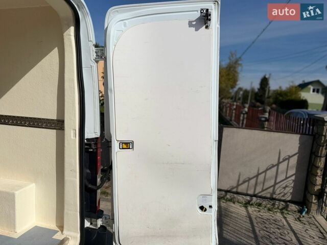 Белый Форд Транзит, объемом двигателя 2.2 л и пробегом 275 тыс. км за 16900 $, фото 11 на Automoto.ua
