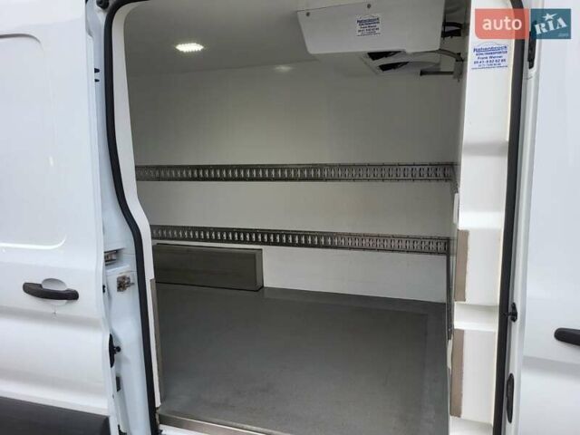 Белый Форд Транзит, объемом двигателя 2.2 л и пробегом 340 тыс. км за 17600 $, фото 8 на Automoto.ua