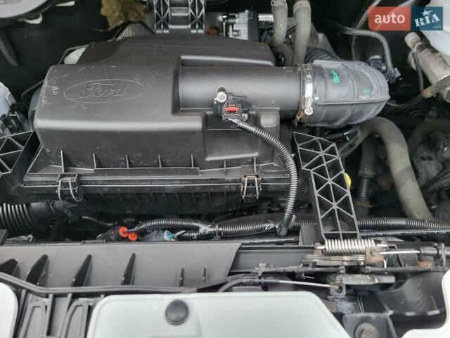 Белый Форд Транзит, объемом двигателя 2.2 л и пробегом 340 тыс. км за 17600 $, фото 17 на Automoto.ua