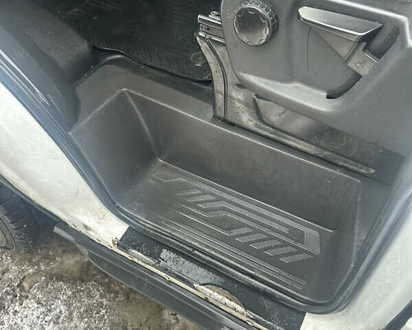 Білий Форд Транзит, об'ємом двигуна 2.2 л та пробігом 281 тис. км за 11799 $, фото 8 на Automoto.ua