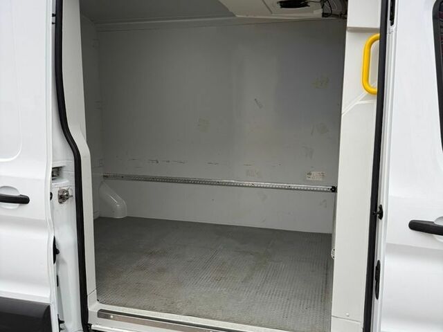 Белый Форд Транзит, объемом двигателя 2.2 л и пробегом 317 тыс. км за 17900 $, фото 24 на Automoto.ua