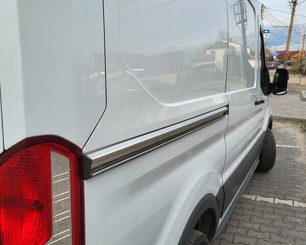 Белый Форд Транзит, объемом двигателя 2.2 л и пробегом 340 тыс. км за 17600 $, фото 7 на Automoto.ua