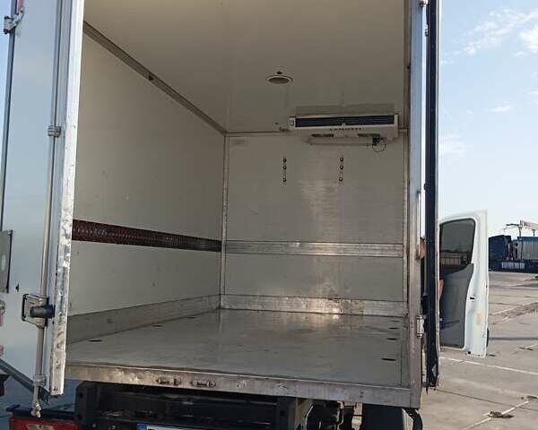 Белый Форд Транзит, объемом двигателя 2.2 л и пробегом 260 тыс. км за 18800 $, фото 5 на Automoto.ua