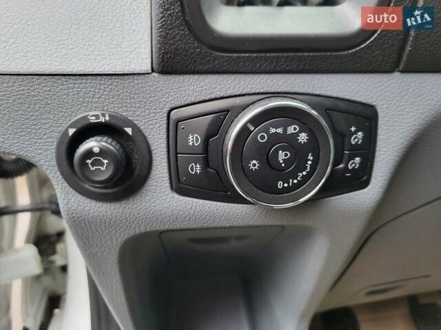 Белый Форд Транзит, объемом двигателя 2 л и пробегом 350 тыс. км за 17700 $, фото 21 на Automoto.ua