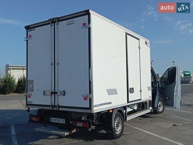 Белый Форд Транзит, объемом двигателя 2.2 л и пробегом 260 тыс. км за 18800 $, фото 3 на Automoto.ua