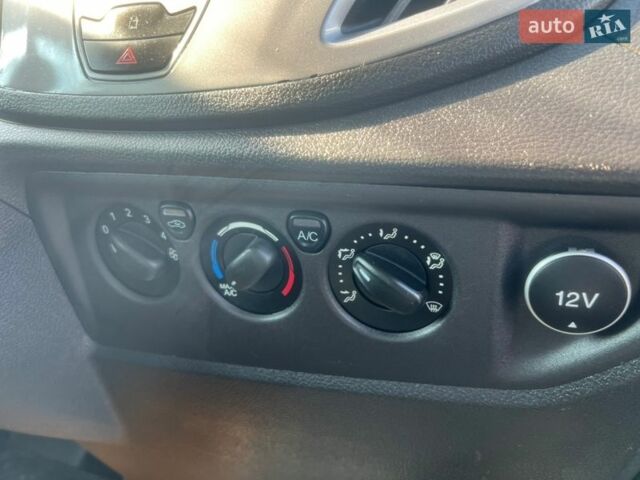 Белый Форд Транзит, объемом двигателя 2 л и пробегом 326 тыс. км за 18400 $, фото 34 на Automoto.ua