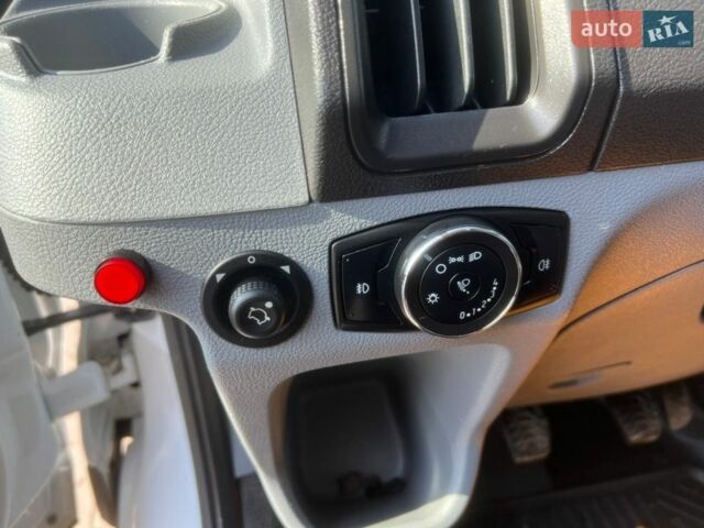 Белый Форд Транзит, объемом двигателя 2 л и пробегом 326 тыс. км за 18400 $, фото 30 на Automoto.ua