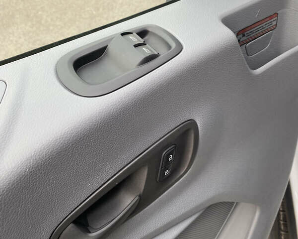 Белый Форд Транзит, объемом двигателя 2 л и пробегом 270 тыс. км за 17850 $, фото 17 на Automoto.ua