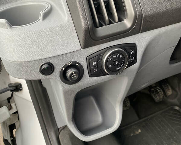 Белый Форд Транзит, объемом двигателя 2 л и пробегом 270 тыс. км за 17850 $, фото 18 на Automoto.ua