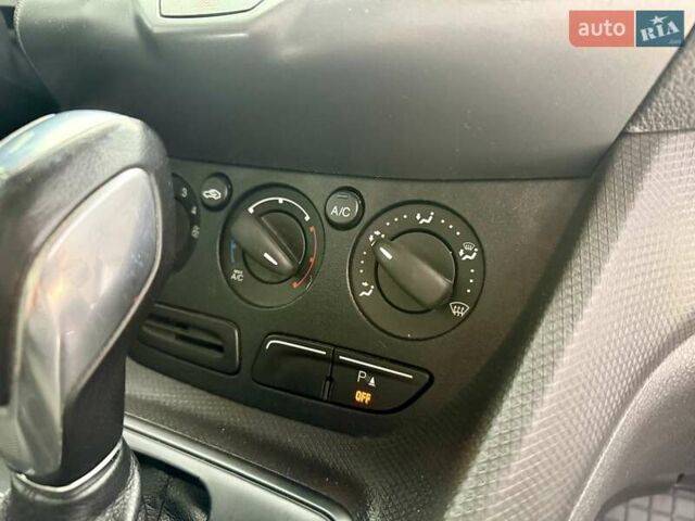 Белый Форд Транзит, объемом двигателя 2.49 л и пробегом 53 тыс. км за 9999 $, фото 45 на Automoto.ua