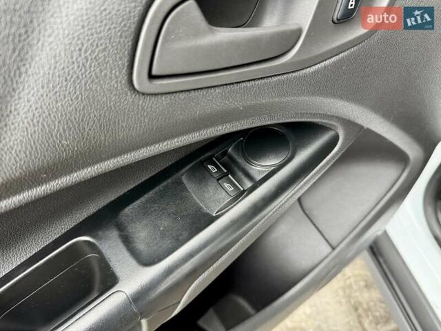 Белый Форд Транзит, объемом двигателя 2.49 л и пробегом 53 тыс. км за 9999 $, фото 25 на Automoto.ua