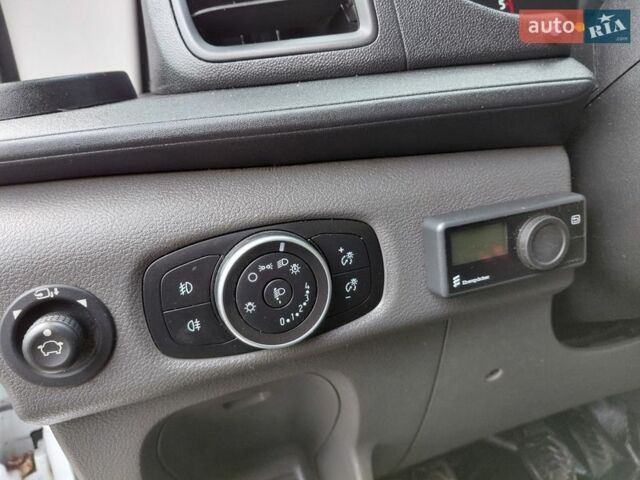 Белый Форд Транзит, объемом двигателя 2 л и пробегом 328 тыс. км за 16900 $, фото 32 на Automoto.ua